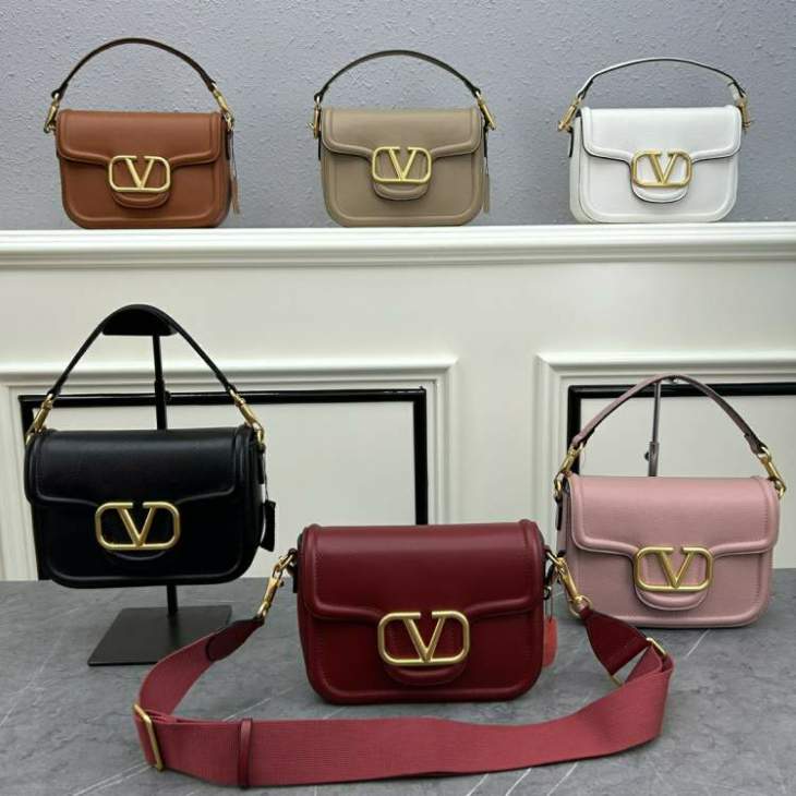 Picture of Valentino Handbags _SKUfw202998099fw